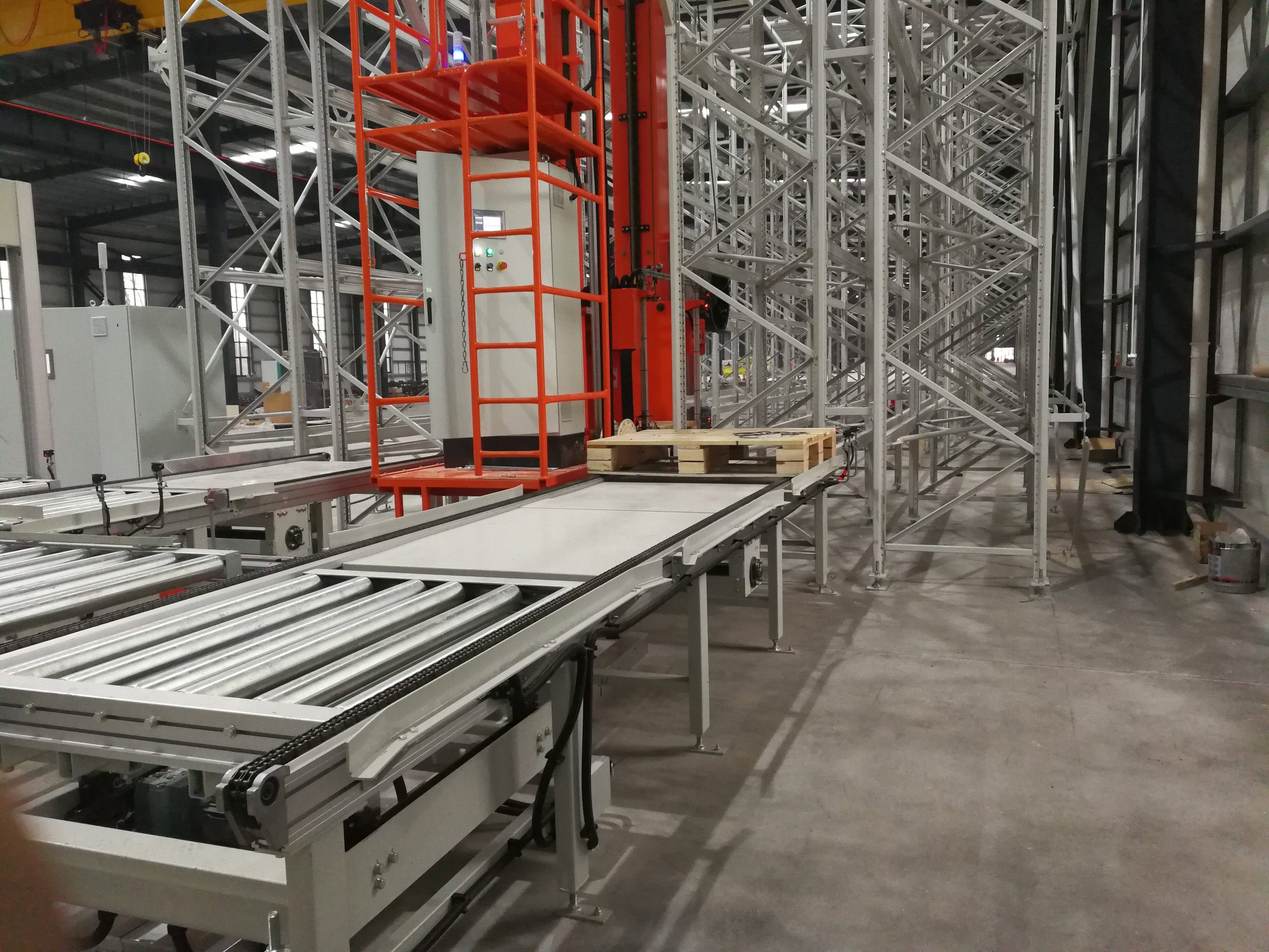 智能仓库作业模式：如何精准适配不同行业需求？