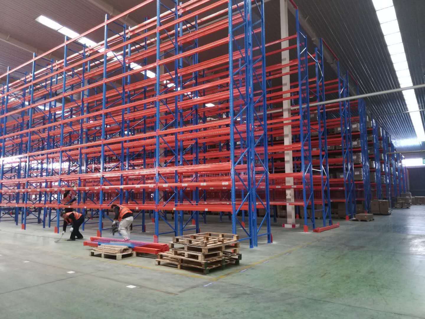 重型货架：现代仓储的钢铁支柱